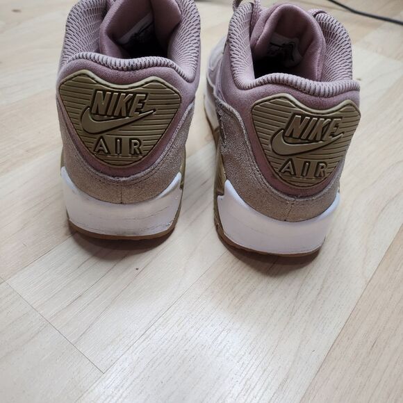 Nike Air Max 90 SE Particle Pink Sneakers - Picture 4 of 8